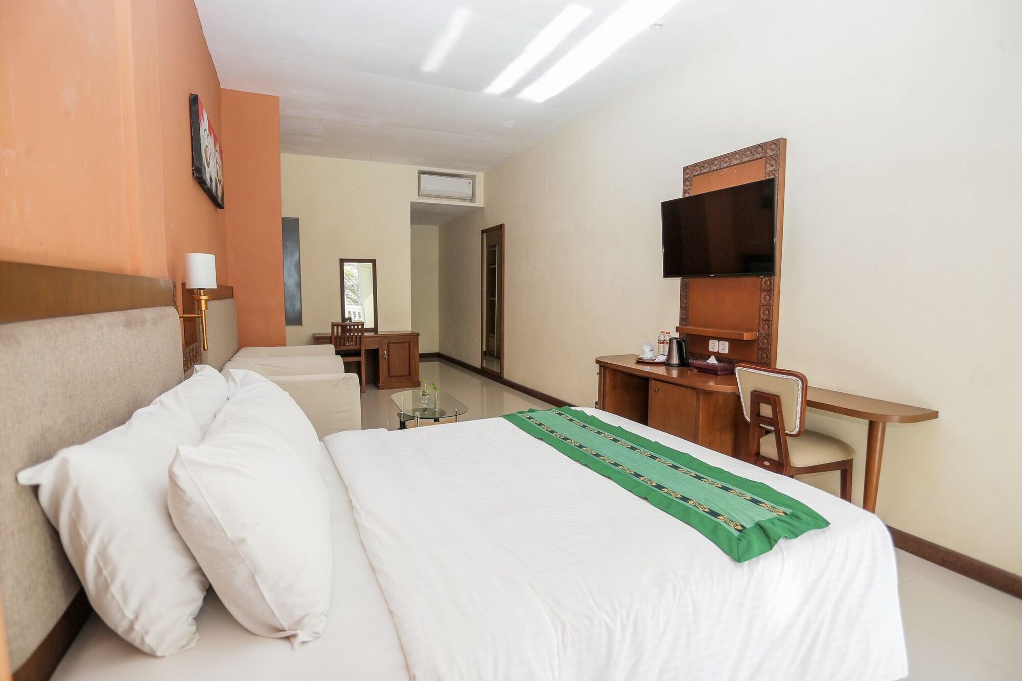Ubud Hotel & Cottages Malang Exterior foto